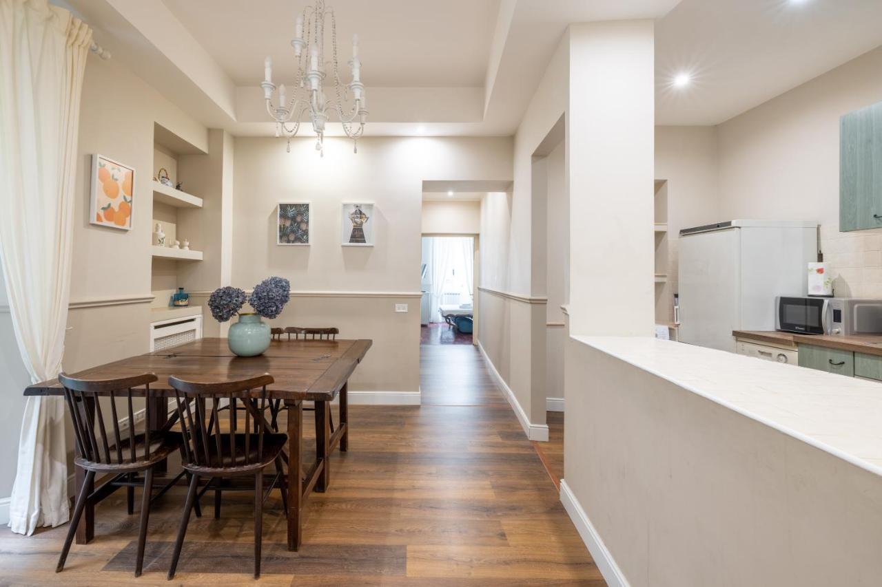 Charming Apartment With Patio A Few Steps From Colosseum Ngoại thất bức ảnh