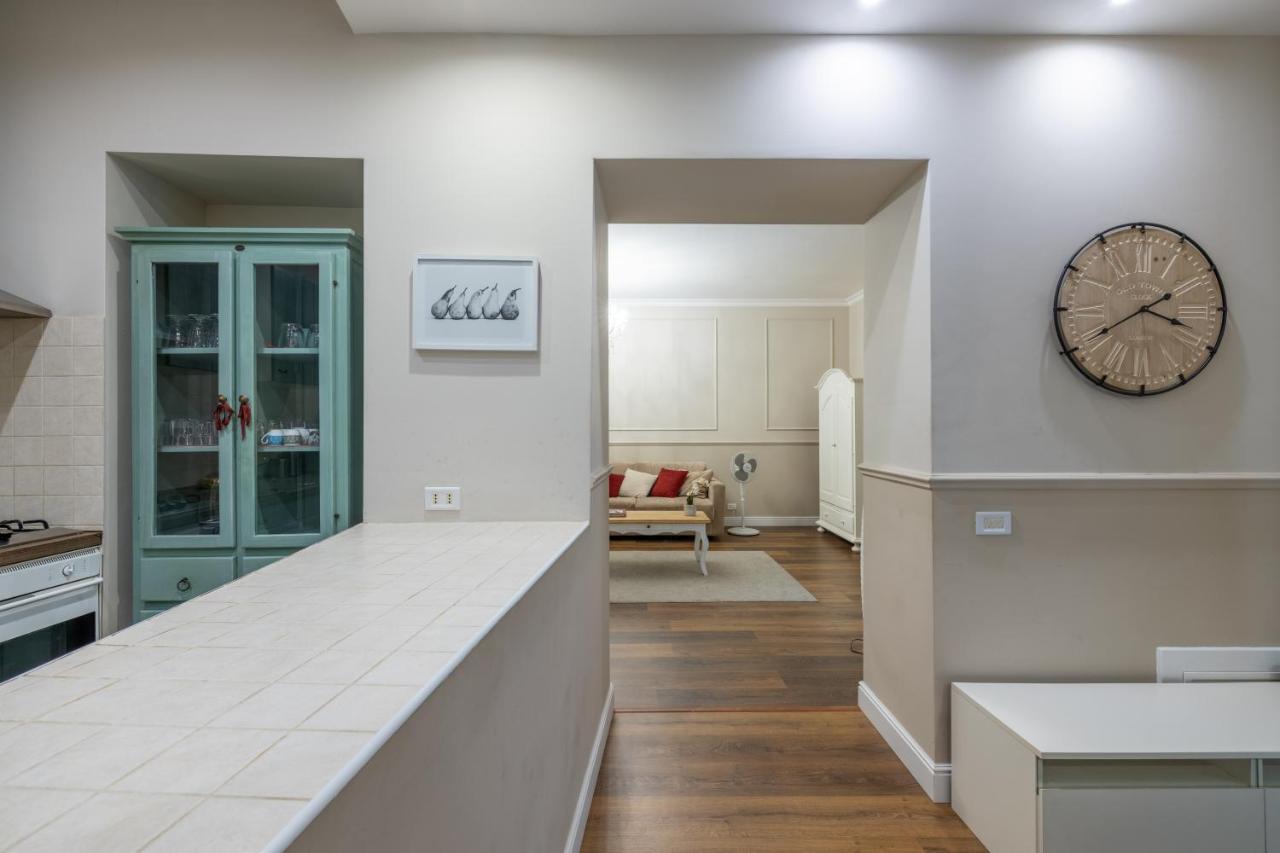Charming Apartment With Patio A Few Steps From Colosseum Ngoại thất bức ảnh