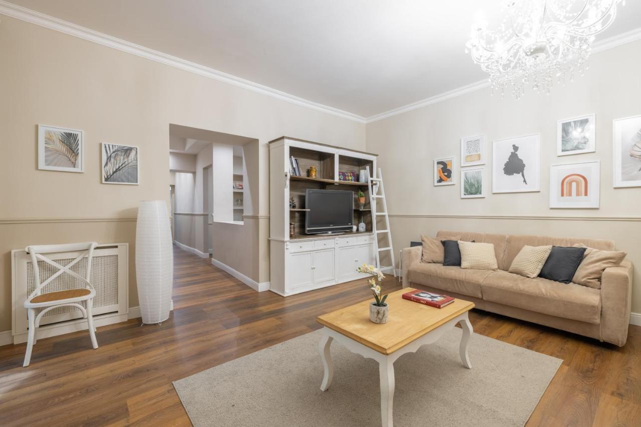 Charming Apartment With Patio A Few Steps From Colosseum Ngoại thất bức ảnh