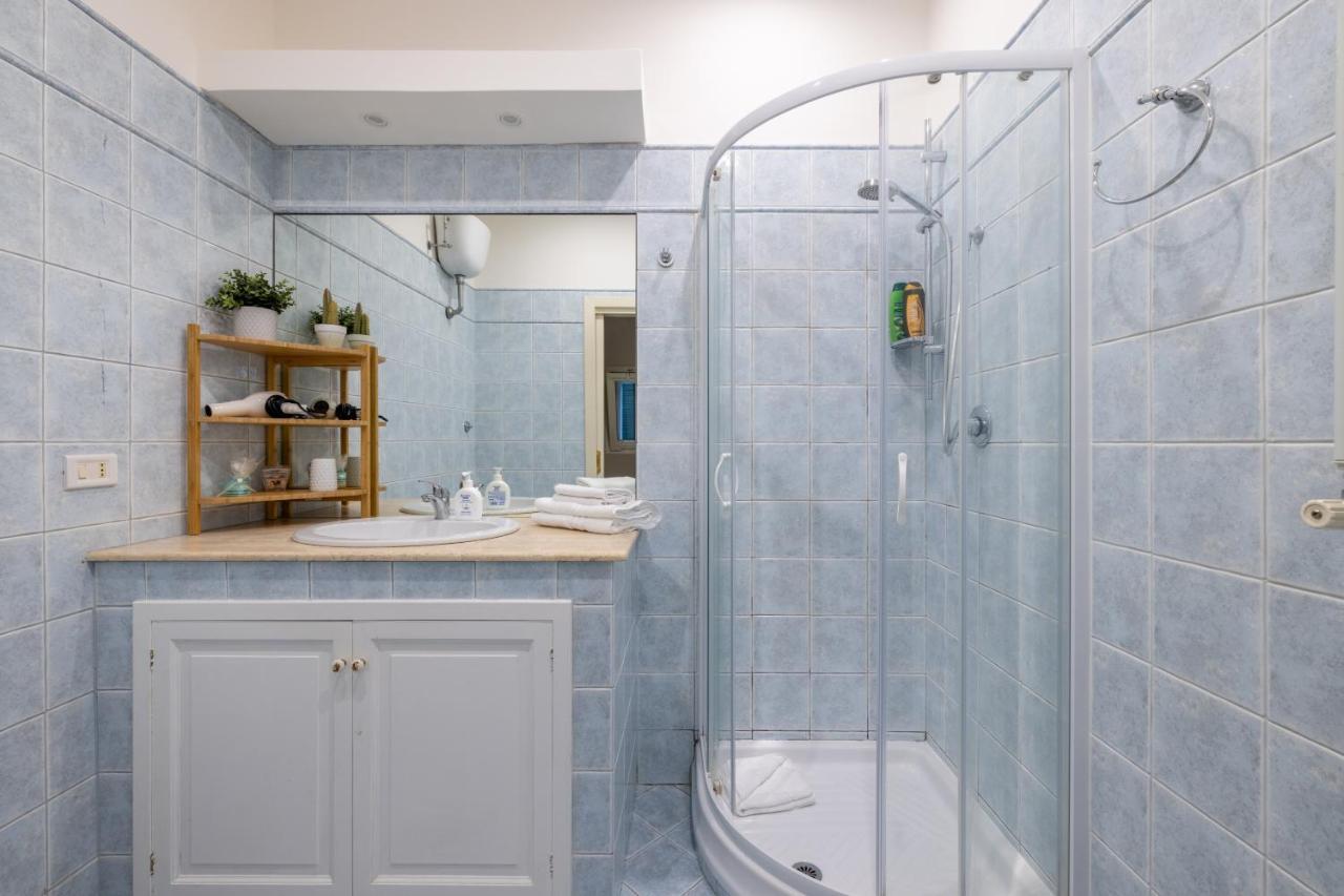 Charming Apartment With Patio A Few Steps From Colosseum Ngoại thất bức ảnh