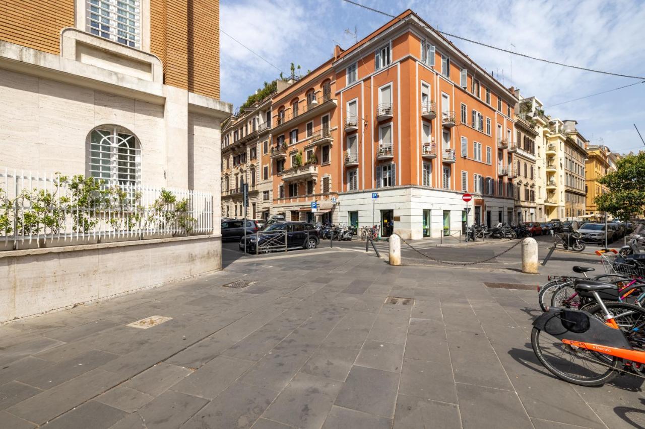 Charming Apartment With Patio A Few Steps From Colosseum Ngoại thất bức ảnh